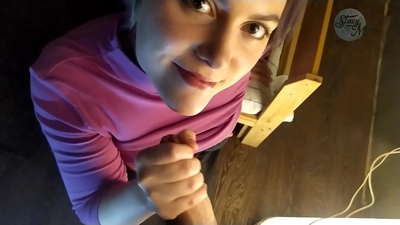 Typisk russisk hjemmeporno med en pik plot og en god dyb gump